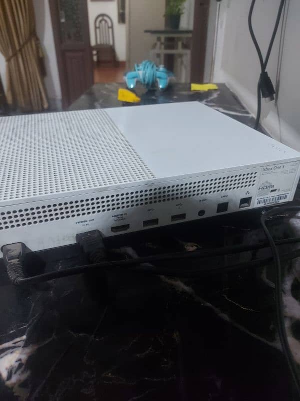 Xbox One S 5