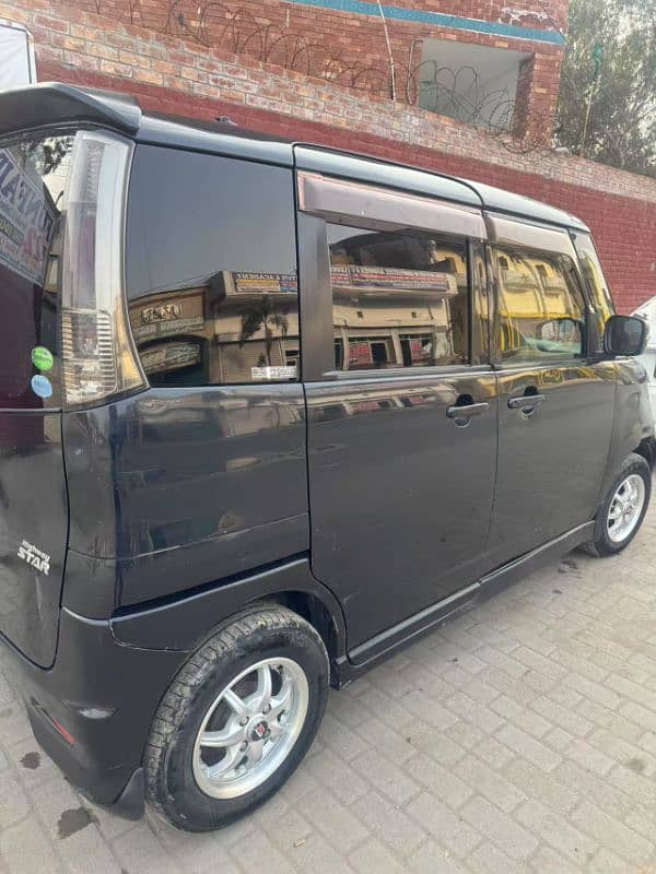 Nissan Roox E 2016 17