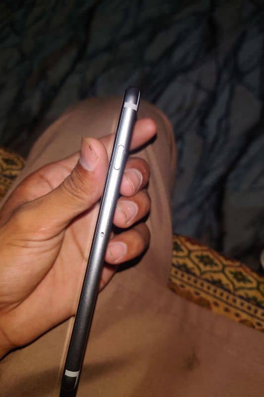 iphone 6 10/10 condition bypass 32gb varient 1