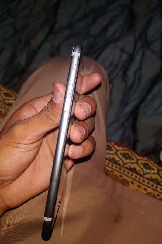iphone 6 10/10 condition bypass 32gb varient 2