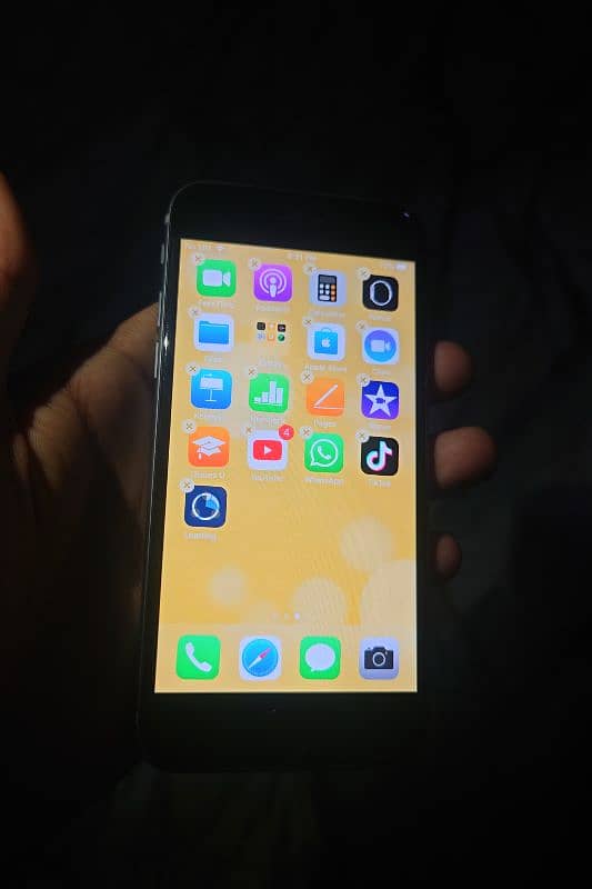 iphone 6 10/10 condition bypass 32gb varient 7