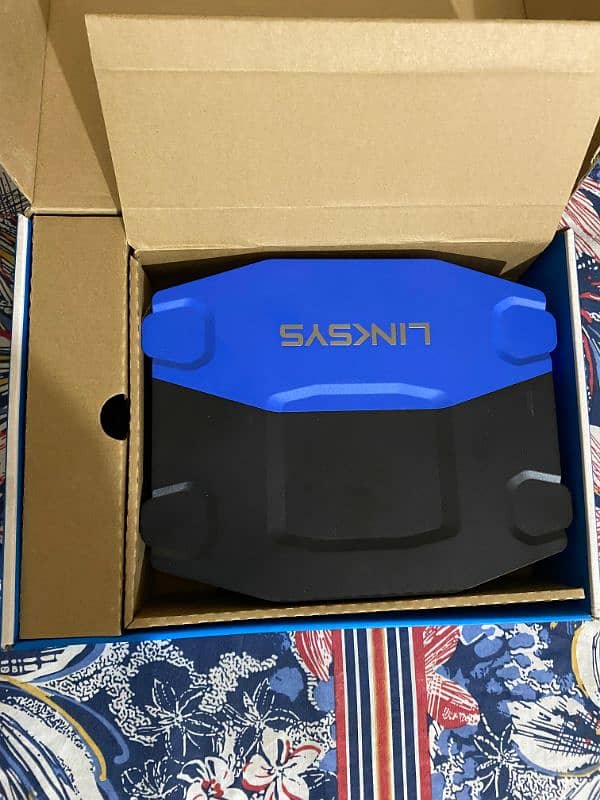 LinkSys 8-port Netwok Switch 2
