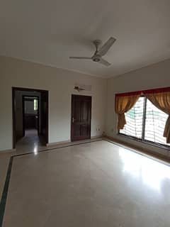 1 Kanal Upper Portion Available For Rent In Main Cantt.