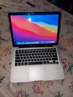 good condition apple laptop