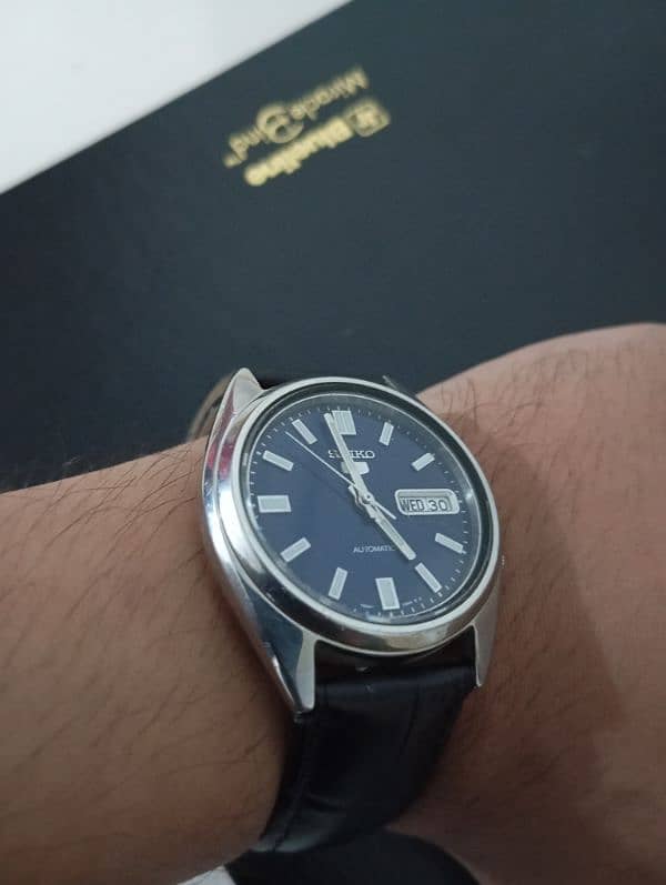 Gradient Blue Dial Seiko5 Automatic 7S26-0364R2 with Clear Back Casing 3