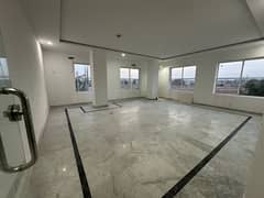 Separate office 700 to 2000 sqft and office space 800 to 5000 sqft for Rant in Gulberg green