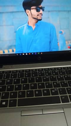 hp elite book core i5 6th gen with touch diaplay