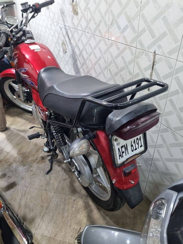 SUZUKI GS 150 SE (2021) 3