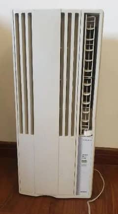 Portable AC 110 With stabilizer 10/10 in working Condition.