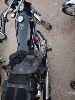 0 meter bike ha bike pe pana b ni laga sirf bike ki telia new dali hn