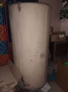 WHEAT STORAGE CONTAINER USED ONLY ONE YEAR 100% IN ORIGINAL QUALITY
