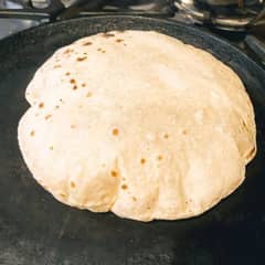Chapati banane wala karigar chahiye