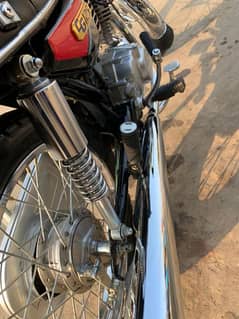 all okay bike Black colour bike 1991 model Karachi number