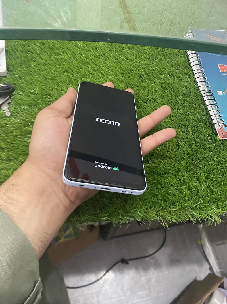 Techno camon 19 new condition 10/8.5 only back rough 5