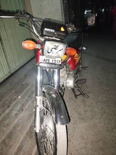 Honda CG125 . . 2021 model. one hand used. total geniun. red colour