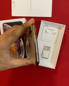 iPhone XS Max 256/gb with box My WhatsApp number 0326/7720513
