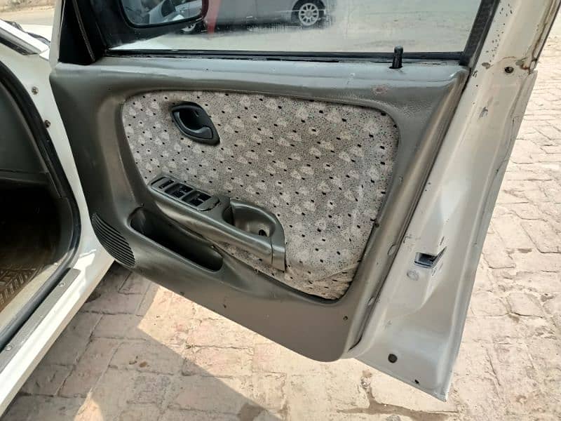 Suzuki Baleno 2003 14