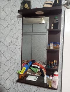 selling my new dresser 10/10 condition