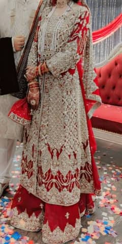 wedding dress on very cheap price with jewellery (negotiable)