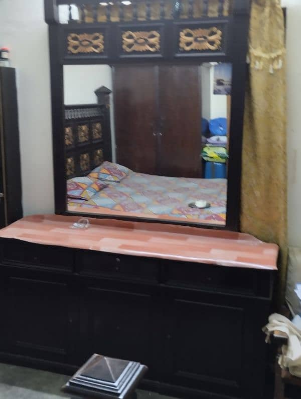Double bed with dressing and side table 3