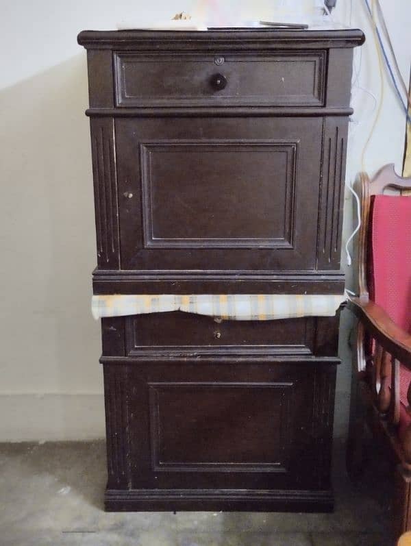 Double bed with dressing and side table 4