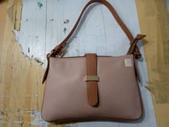 ladies ki zarorat hai ladies purse ki company main