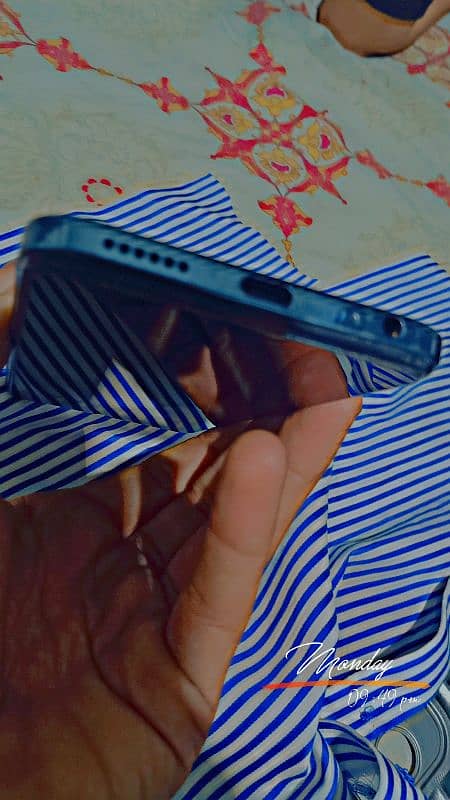 Tecno spark 10c 8/128. 4