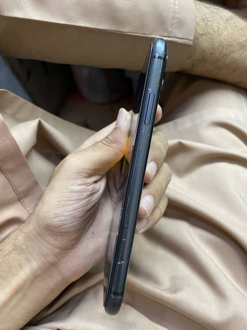 iPhone 11 Non PTA | 4 months sim working 2