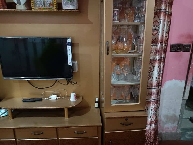 showcase and lcd almari 2
