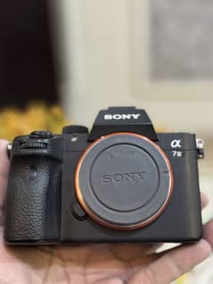 Sony A7iii lush condition home used with 6 month warrenty