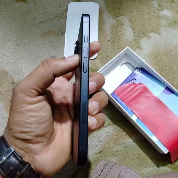 iphone 16 10/10 condition non PTA factory unlock 2 mnth sim working 1