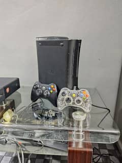 XBOX 360 JASPER 120GB JAILBREAK 8 GAMES 2 CONTROLLERS 1 WIRE 1 WIRELES