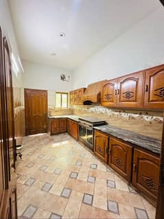 8 marla upper portion for rent at g/11 near to markez at ideal location
