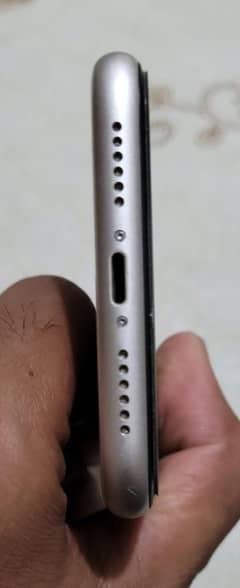 iPhone 11 pta approved box ky sath hy