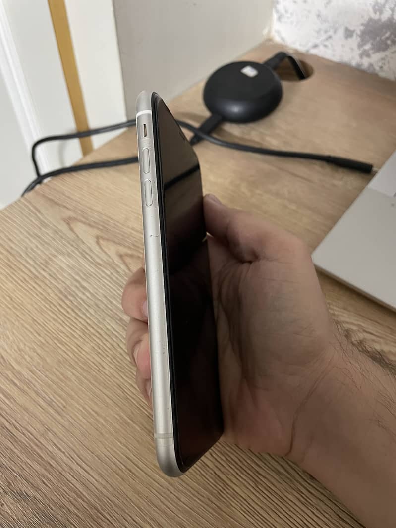 iPhone XR 128GB NON PTA FU 4