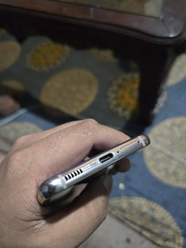 s21 12/256 gb non pta but sim working dot and minor shade 4
