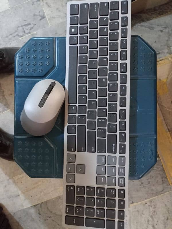 Dell KM7321W & KB7221WT  Wireless Plus Bluetooth Multi Device Combo 2