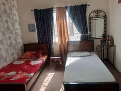 Seat available in G9/1 for girls with mess