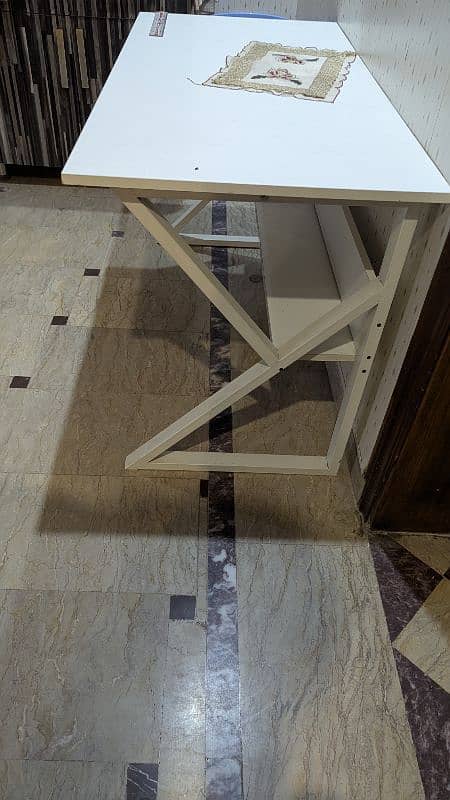 2 smart study tables 4
