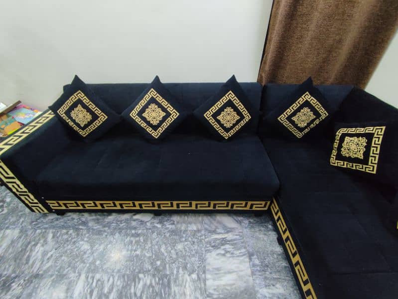 Almost new L shape sofa 3