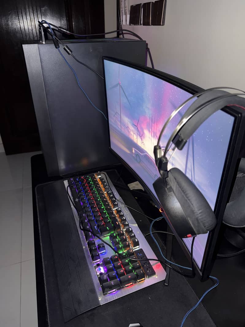 Gaming pc curve lcd mouse keyboard pc 1