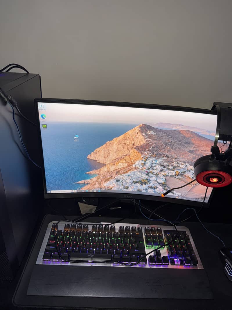 Gaming pc curve lcd mouse keyboard pc 4