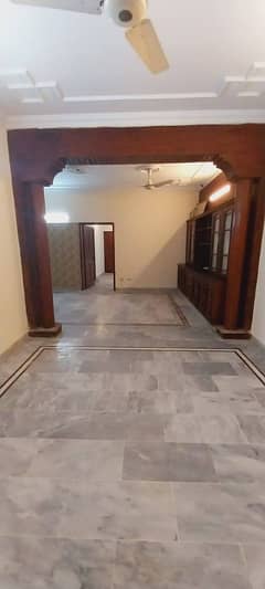 7 marla ground portion for rent at g/10 near to markez at ideal location