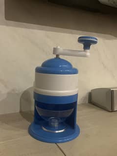 Snowcone maker