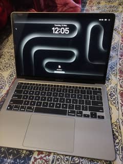 MacBook Air M1 (8GB/256GB) – Like New, With Box , Warranty Left!