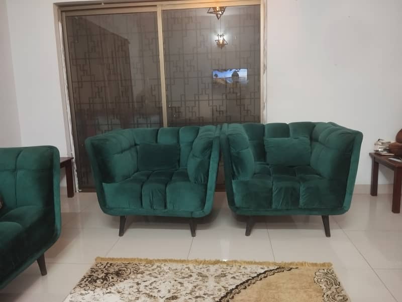 5 seater sofa set in barely used condition. 1