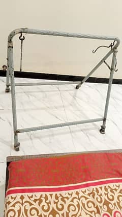 heavy weight iron jhoola urgent sale price nigotiable video available