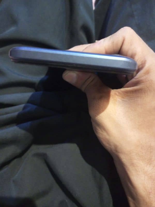 Tecno spark 8c 2