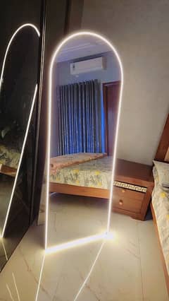 Ling Mirror with lights