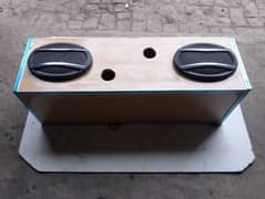 speekars with box